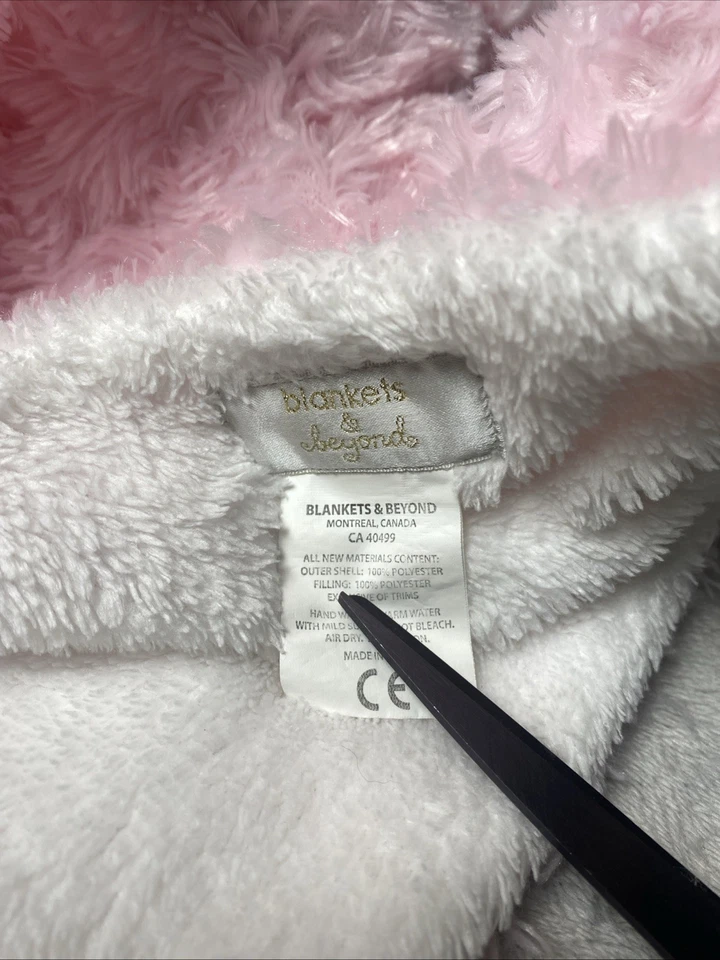 Mantas y más allá Pink Bunny Rabbit Lovey Minky Swirl Correa de chupete de seguridad Foto 3 de 4