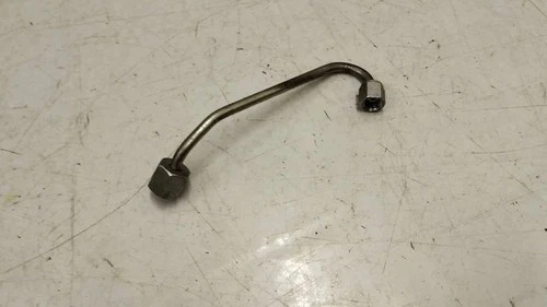 Fuel injector supply pipe