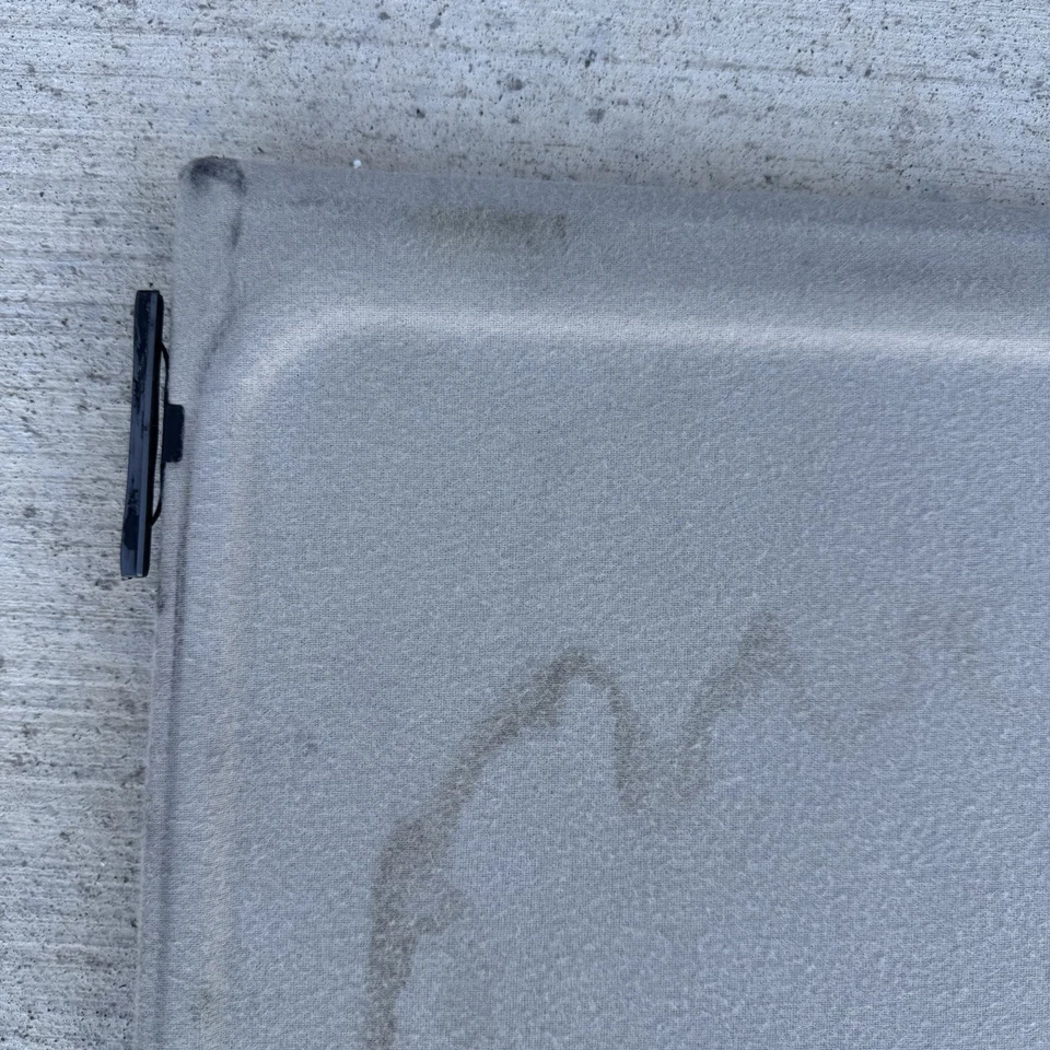 GMC Yukon Tahoe Suburban 2001-2006 techo corredizo cubierta de sombra beige tostado OEM 15061664 Foto 2 de 4