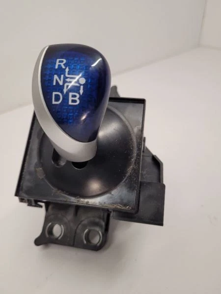 2015 15 TOYOTA PRIUS Automatic Transmission Shift Shifter Gear Assembly - Image 2 of 4