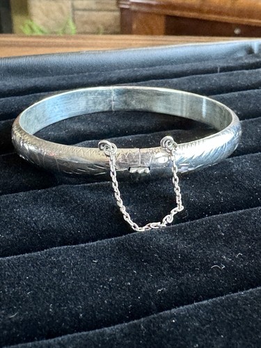 Sterling Silver 925 Etched Bangle Bracelet Hinged w/ Safety chain 11 g - Picture 9 of 18