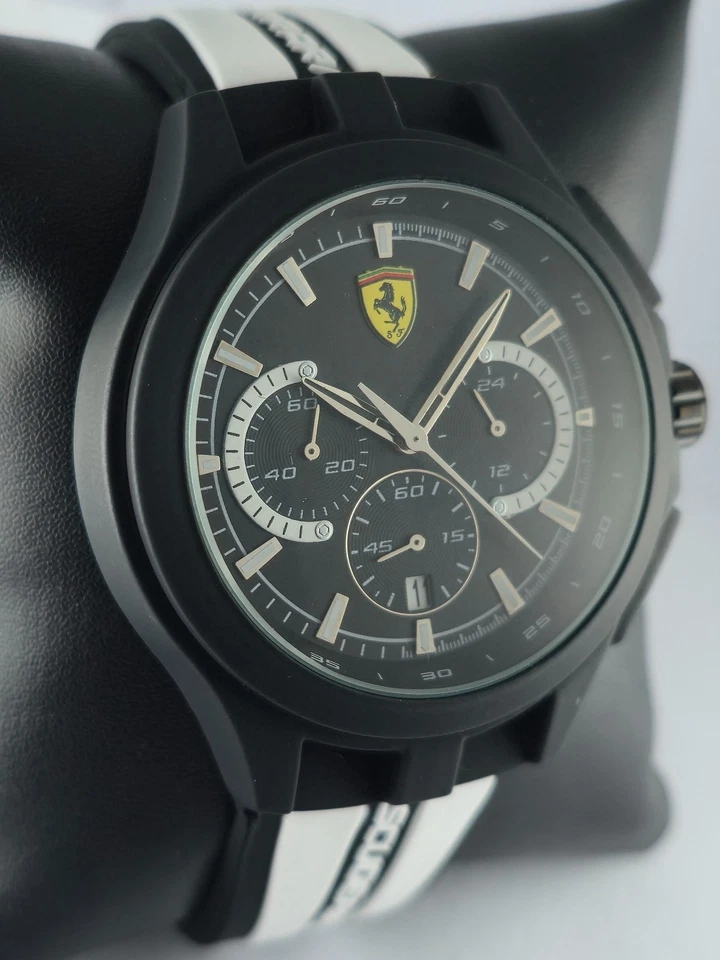 Reloj pulsera de cuarzo Ferrari de lujo cronógrafo para hombre esfera negra banda de goma Foto 2 de 4