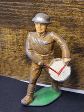 Manoil M015 11 Lead Dimestore Toy Soldier Marching Drummer Vertical Drum