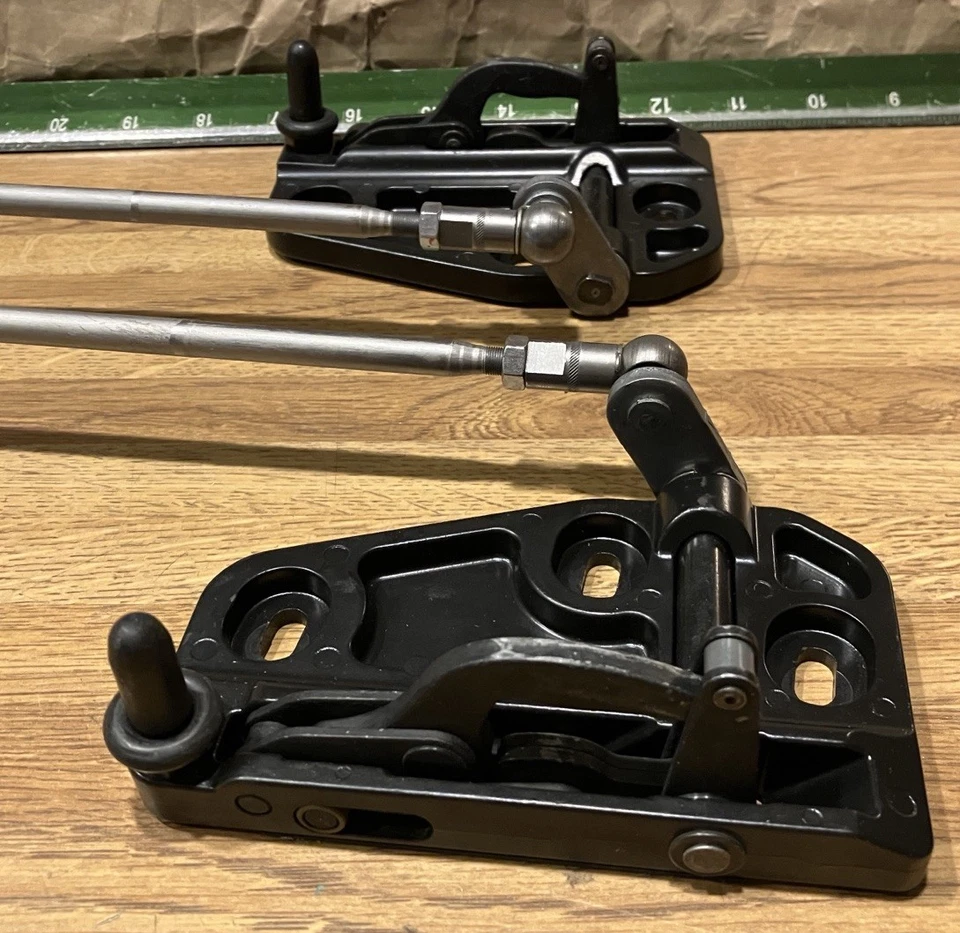 03-09 Audi A4 S4 RS4 Frontal Convertible Techo Pestillo Conjunto Motor 8H0871401A Foto 4 de 4