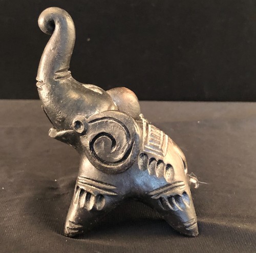 Brown Clay? Elephant Molded In An East Asian Style Trunk Up For Good Luck - 第 1/5 張圖片