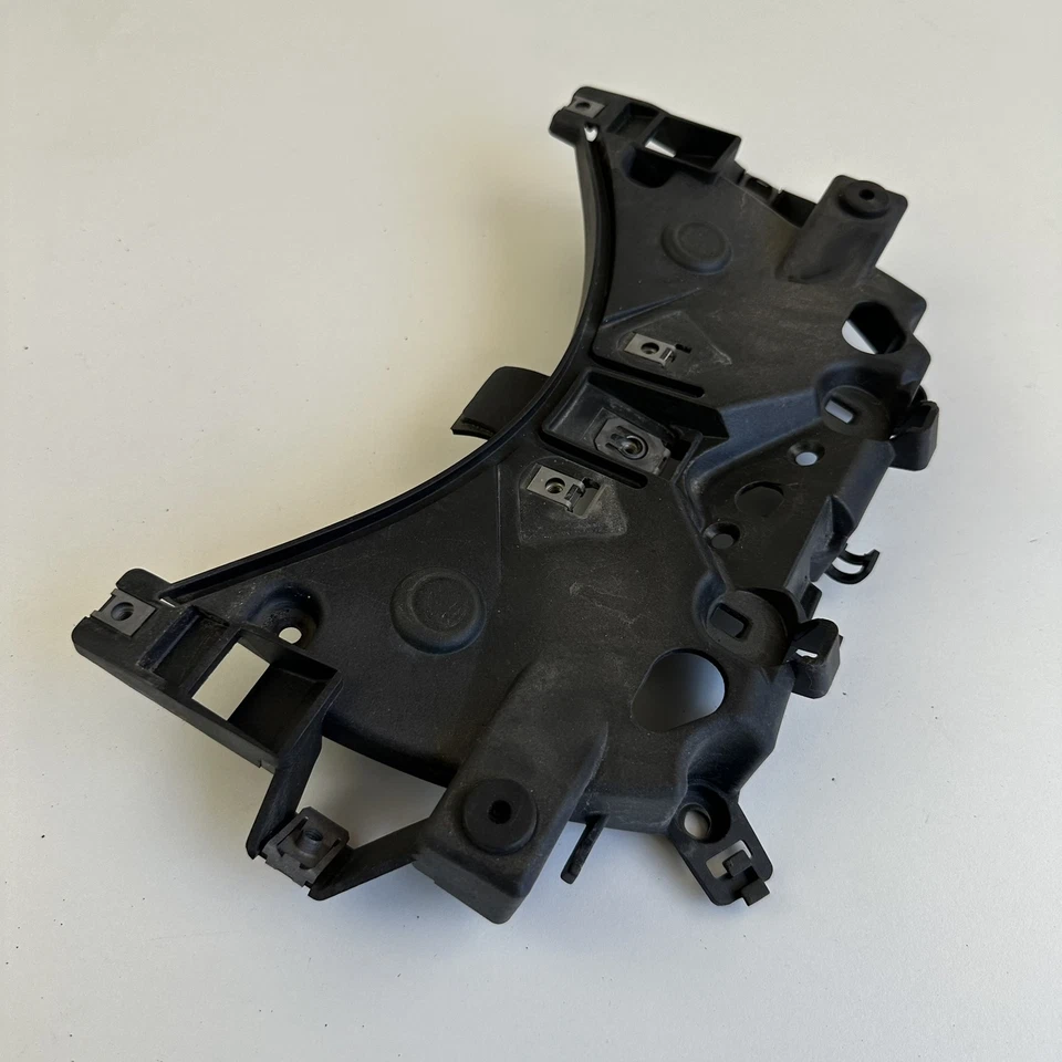 Soporte de montaje del marco del asiento trasero Triumph Street Triple S 660 2018 2070384 Foto 4 de 4