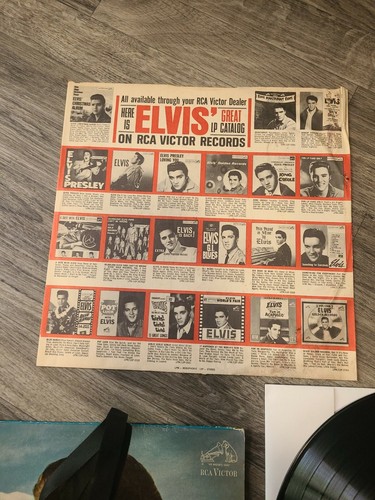 elvis presley Christmas Album Lot Of 2 Lsp 1951 & Lpm 1951 Both work scratched. - Picture 2 of 9