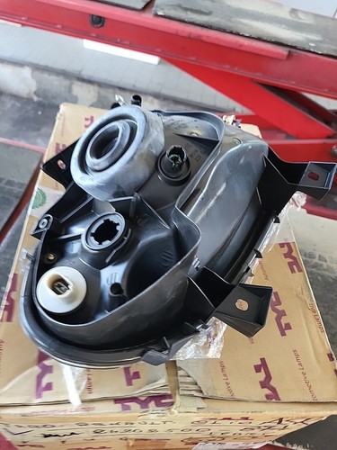 Fanale anteriore sinistro Renault Clio II TYC 1998- -2001 FONDO NERO NUOVO - Imagen 7 de 8