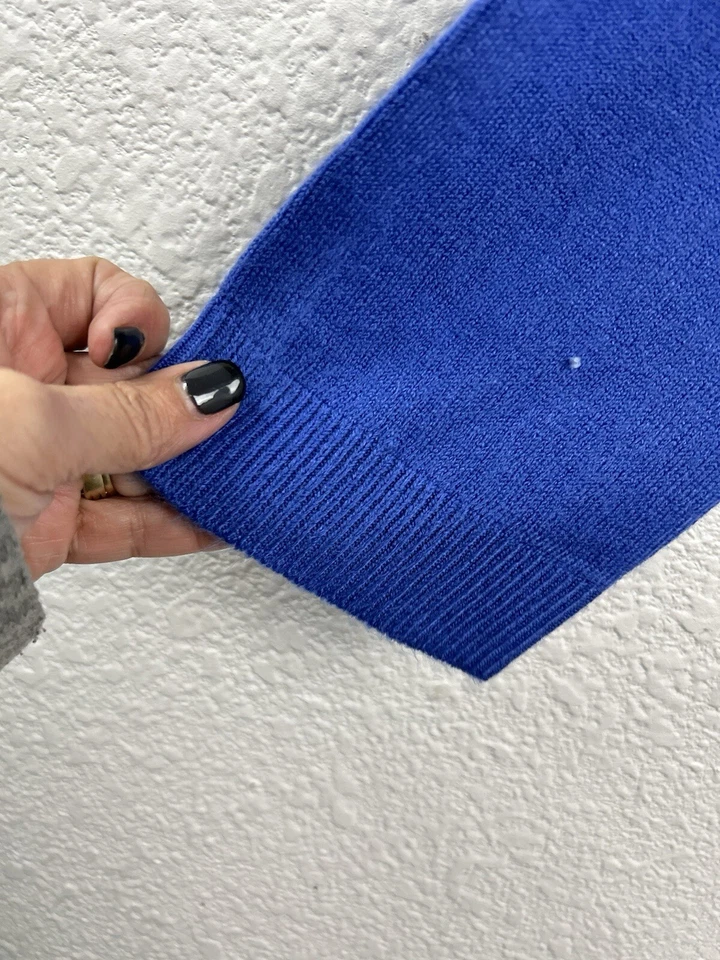 Suéter New York & Company Cuello en V Manga Larga Azul Cobalto Pullover XL NUEVO CON ETIQUETAS Foto 2 de 4