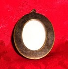 VTG/Antique White and Black Cameo Pendant, set in Gold plated frame — photo 4