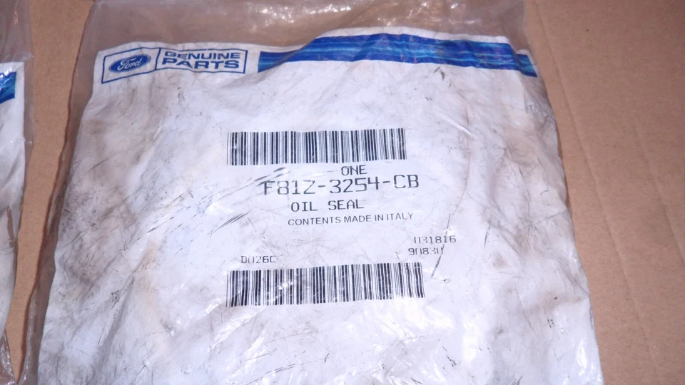 Ford F-250 F-350 Super Duty 1999-2004 OEM 4x4 eje exterior delantero sello X2 Foto 3 de 4