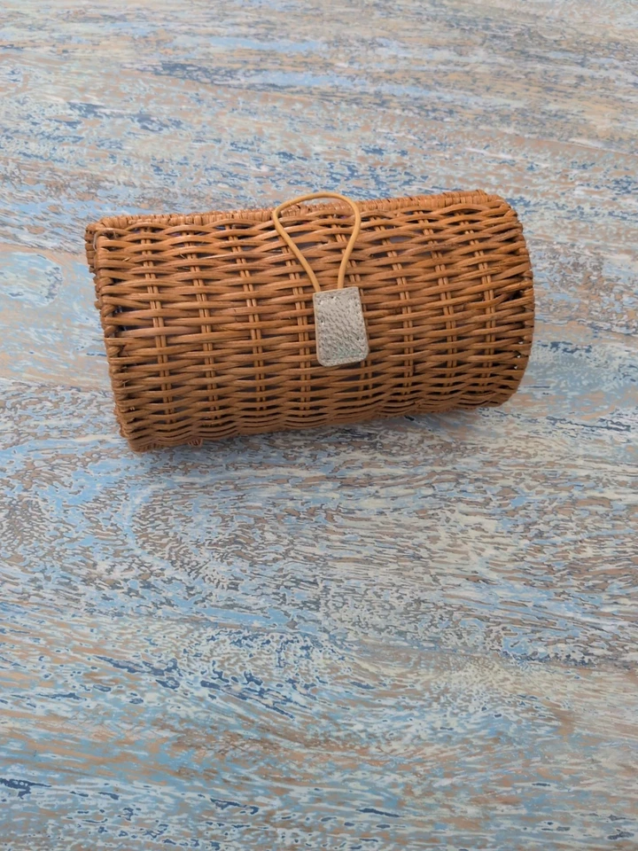 Estuche sin asas de mimbre Lilly Pulitzer azul Boca es un sailabration ratán Foto 3 de 3