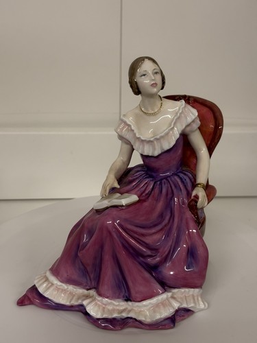 Very Rare Young Queen Victoria HN4475 – Royal Doulton Figurine Limited Edition - Picture 1 of 16