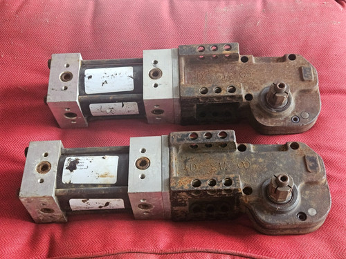 Pair Of Destaco  Pneumatic Heavy Duty Clamps, Right & Left  A294829 And 078263