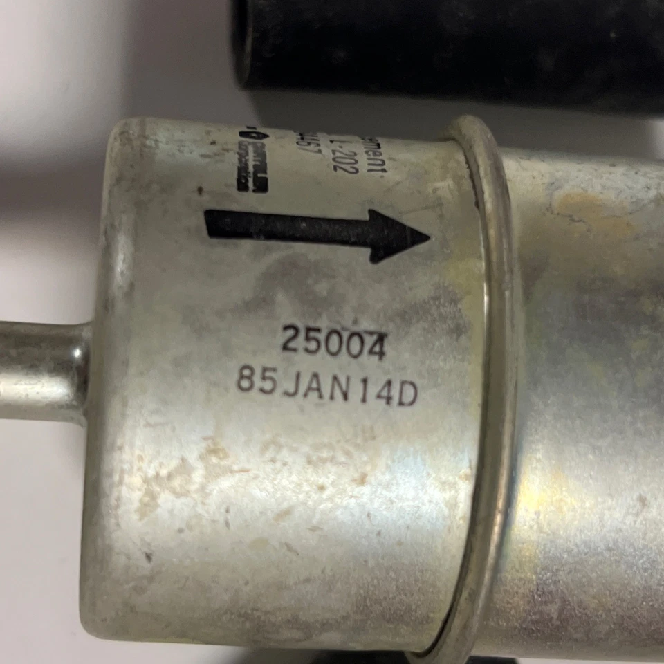 Filtro de combustible Mopar 2084467 25254 NOS Dodge Plymouth CUDA Chrysler con fecha 1-14-85 Foto 3 de 4