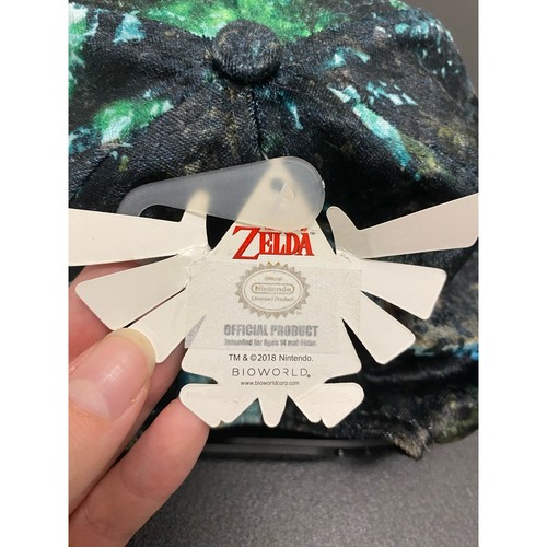 New Legend of Zelda Link Between Worlds Bioworld adjustable Snapback, Flat Brim - Picture 8 of 8