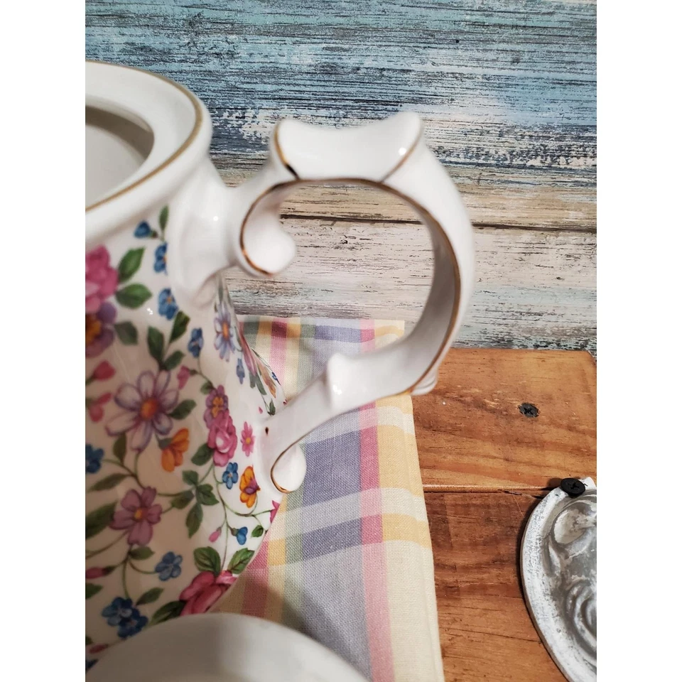 Tetera Windsor Hecha en Inglaterra Floral Borde Dorado Porcelana De Colección Foto 4 de 4