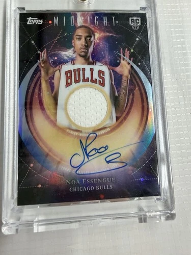 Topps Midnight Noa Essengue Rookie Jersey Autograph Chicago Bulls 2025-26