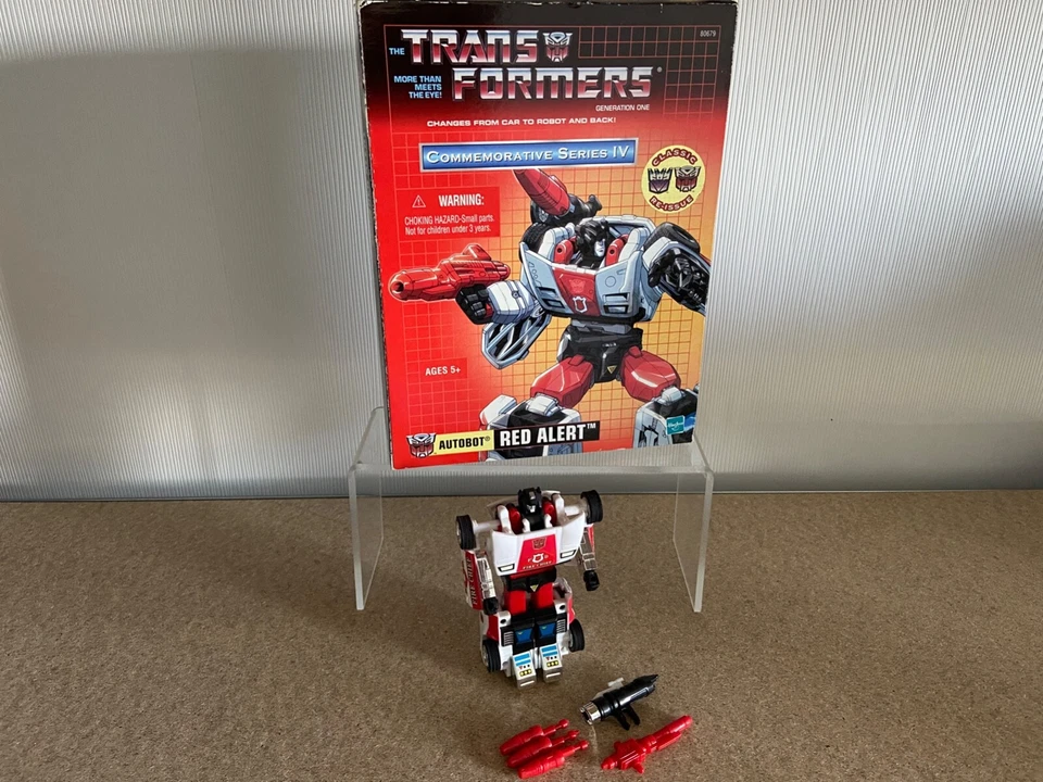 Transformers G1 2002 Red Alertt commemorative autobot MIB hasbro - Image 2 of 4