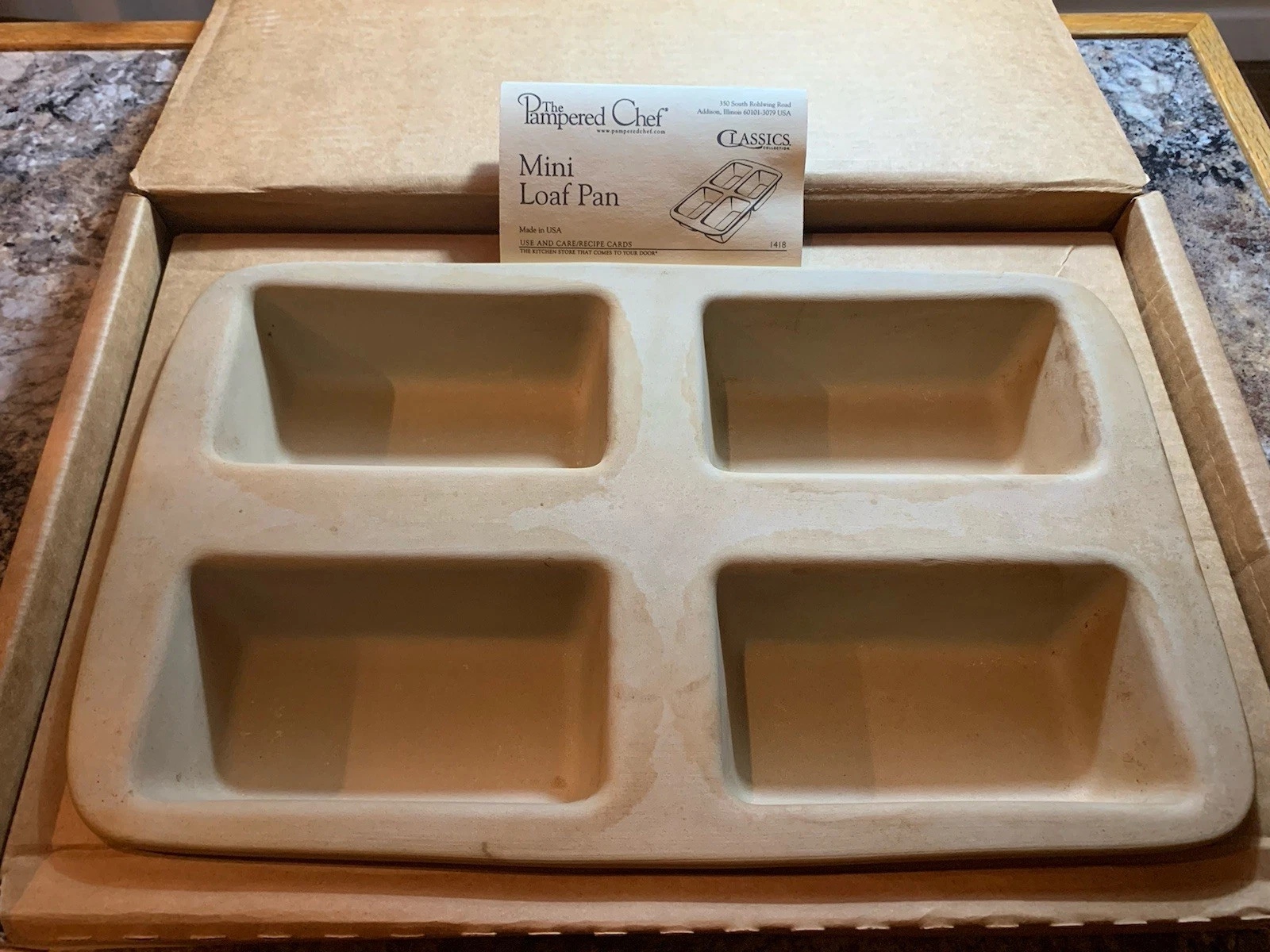 PAMPERED CHEF #1418 FAMILY HERITAGE CLASSICS STONEWARE MINI-LOAF PAN