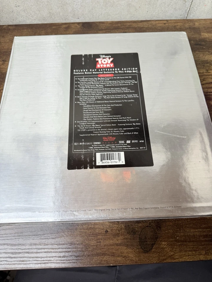 TOY STORY Deluxe CAV Laserdisc Edition 4 Disc w/Commemorative 3D Artwork - Image 3 of 3