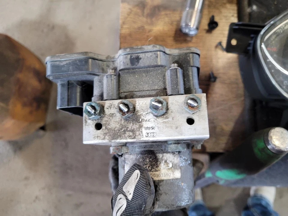 Anti-Lock Brake Part Assembly Fits 15-18 AUDI A7 2025883 — 第 2/4 张图片