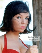 ACTRESS YVONNE CRAIG PIN UP - 8X10 PUBLICITY PHOTO (AZ461)