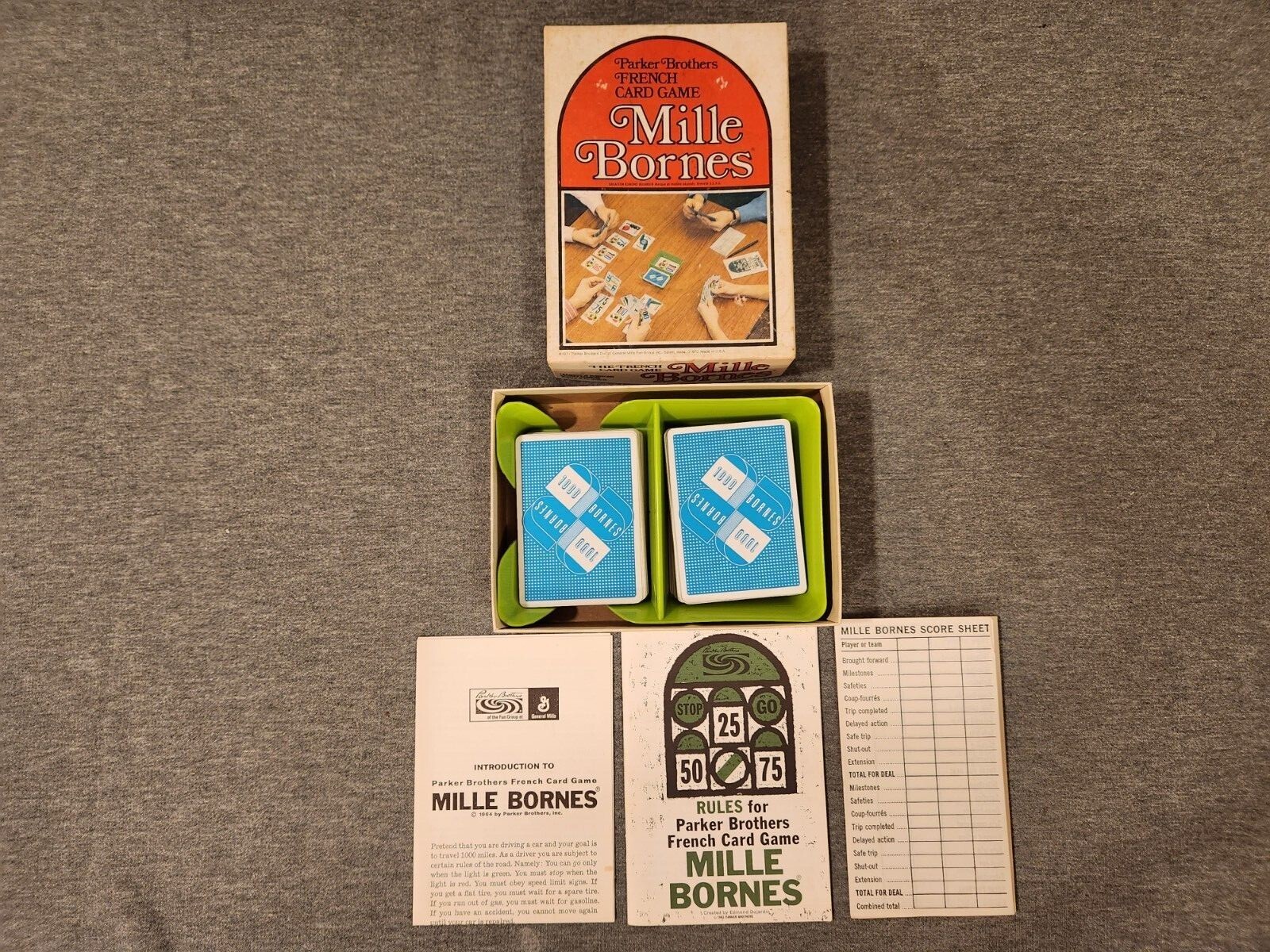 VINTAGE 1964 Edition Mille BornesParker Brothers French Card Game