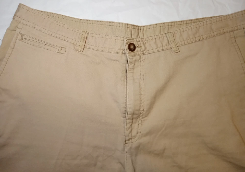 Men's Perry Ellis Shorts Khaki Casual Shorts Men's Size 36 Golf - Image 2 of 4