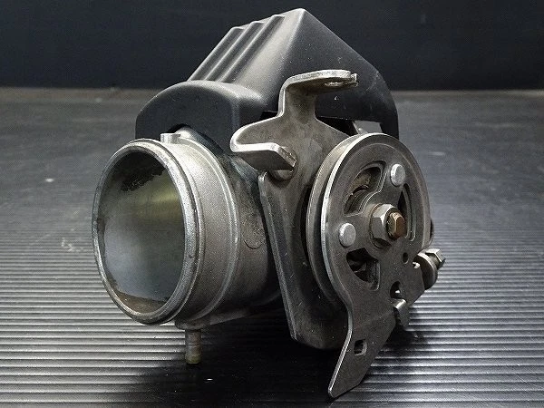 Conjunto de admisión de inyección de combustible lado derecho carrocería del acelerador OEM BMW R850R Foto 2 de 4