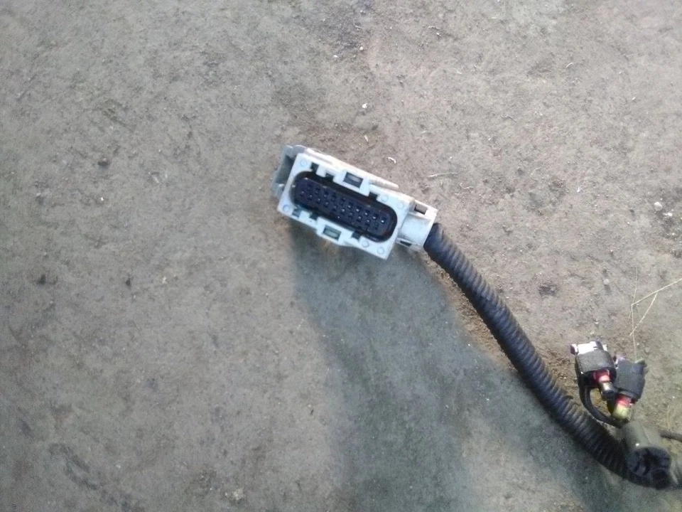 Arnés de cables del motor Ford Explorer 2019 3,7 litros Foto 2 de 4