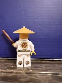 LEGO  Ninjago Master Wu White Minifigure Staff Gold Hat w Staff
