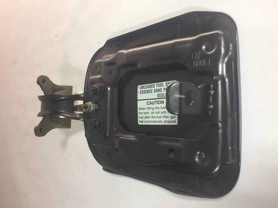 Subaru Tribeca 2008-2014 puerta del tanque de combustible tapa de solapa de llenado de gasolina código de pintura gris 65Z Foto 4 de 4