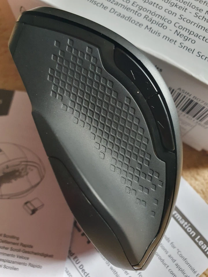  Ergonomic  Wireless Mouse Desktop laptop tablet  Fast Scrolling Amazon Basics  - Image 3 of 4