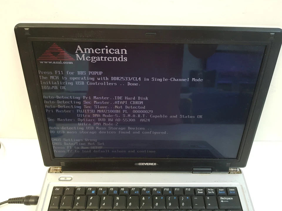 Portátil Everex Stepnote SA2503T Windows 7 defectuoso repuestos reparaciones repuestos Foto 2 de 4