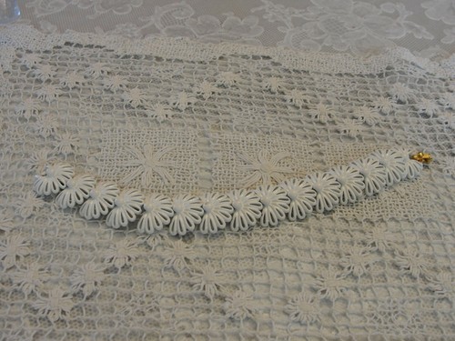 MONET 1960's Daisy White Enamel Links Bracelet