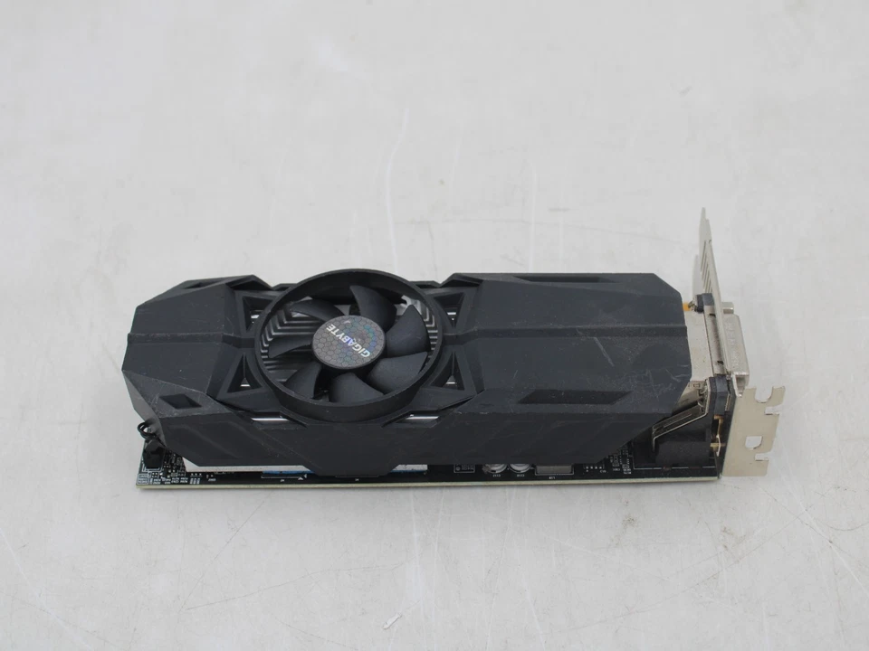 Gigabyte Nvidia GeForce GTX 1050 3GB GDDR5 Graphics Card - Image 2 of 4