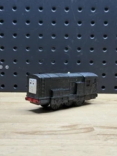 Trackmaster Diesel Motorized Thomas & Friends Train Snowy Snow