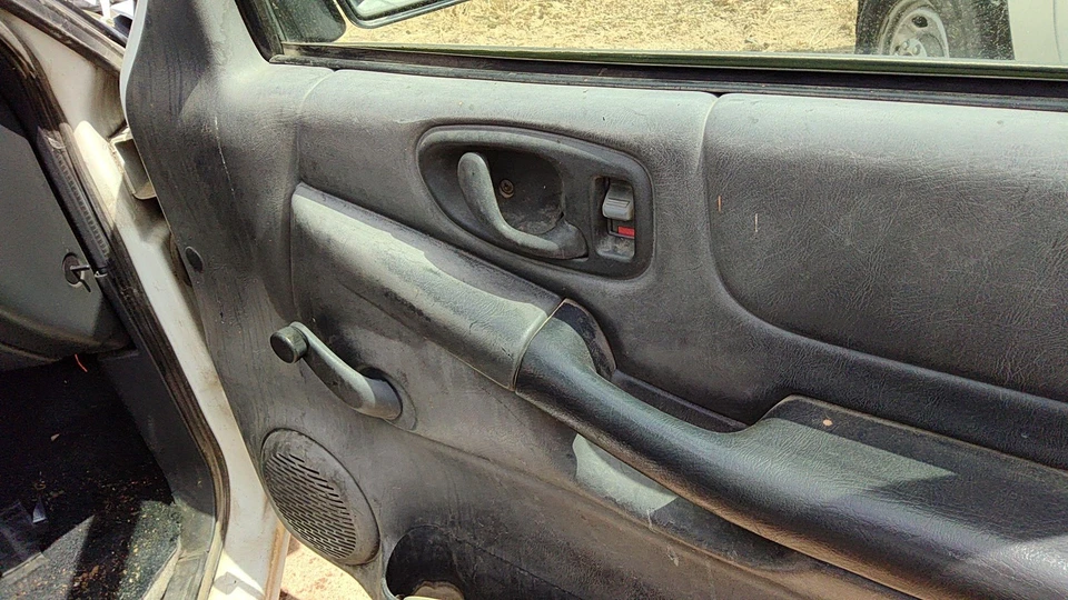 98-03 S10 Pickup Passenger Right Front Inside Door Trim Panel Gray 12d 15010475 - Image 3 of 4