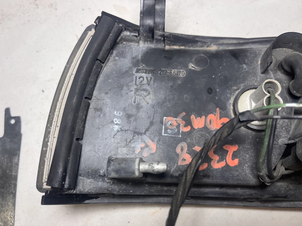 90-92 USDM OEM Infiniti M30 lâmpada de canto frontal conjunto 212-66170 FR/FL  - Imagem 4 de 4