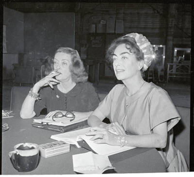 Bette Davis Joan Crawford Hollywoods long reigning queens are p- 1962 Old Photo