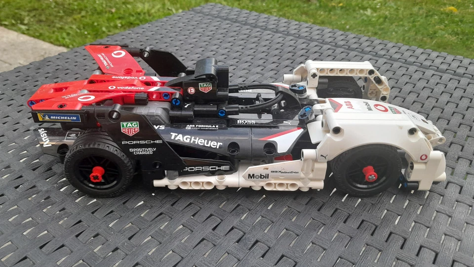 LEGO Technic 42137 Formula E Porsche 99X Electric, photo 1 sur 5