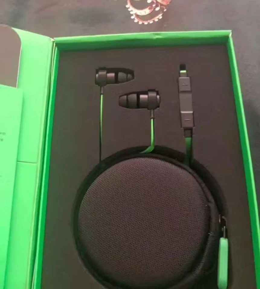 Razer Hammerhead Pro V2  Analog In-ear Gaming & Music Headphones Black/Green - Image 2 of 4