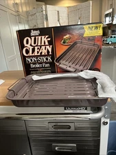 (133A)    Vintage EKCO Baker's Secret Quik-Clean Non-Stick Broiler Pan  NEW