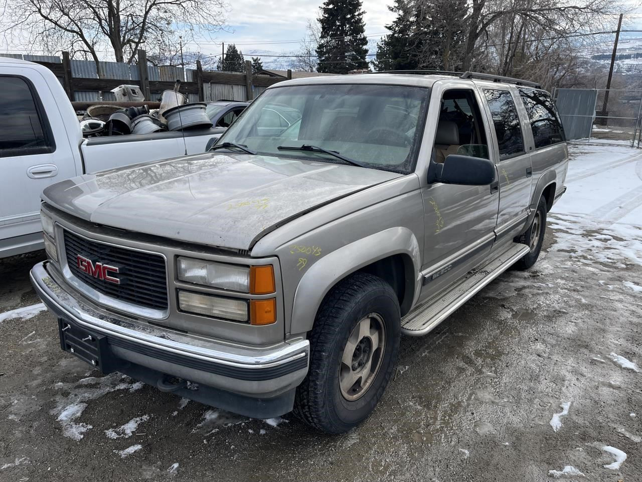 Passenger Right Tail Light Fits 90-00 CHEVROLET 2500 PICKUP 1268853