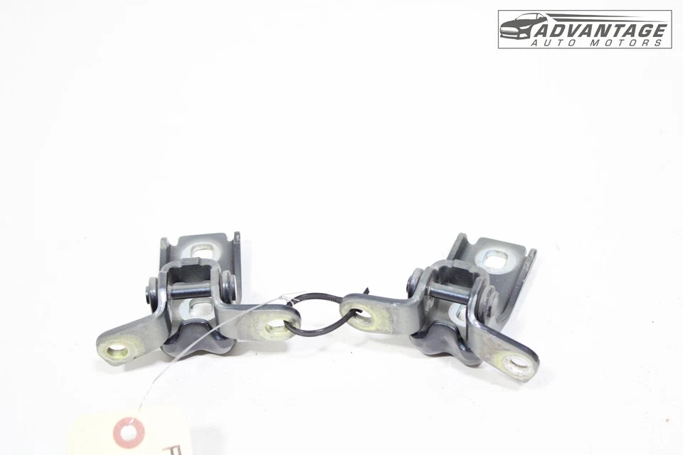 2010-2024 CHEVROLET CAMARO FRONT RIGHT SIDE UPPER & LOWER DOOR HINGE SET OEM - Image 2 of 4