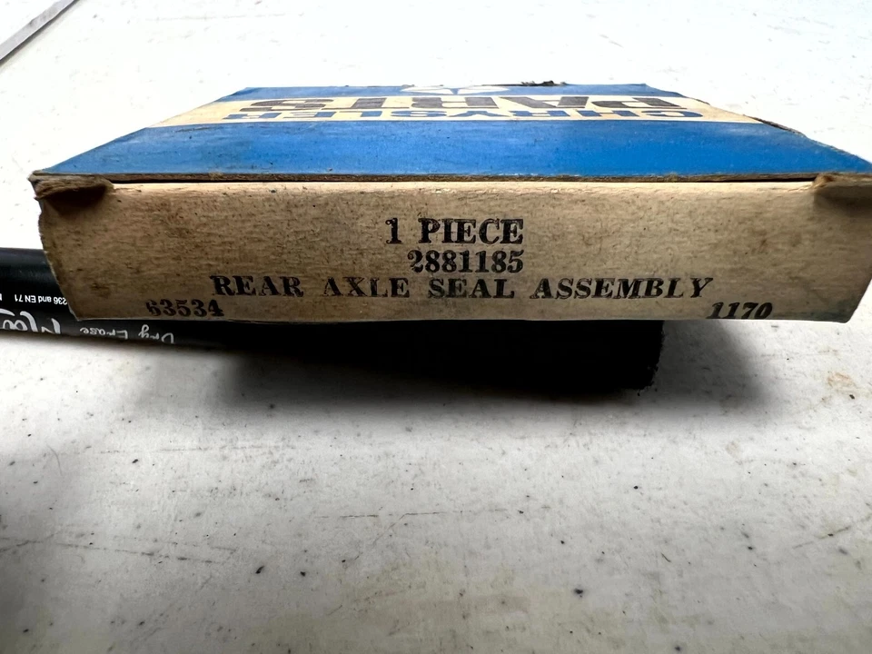 1965 - 1969 年道奇克莱斯勒普利茅斯后轴内轴承油封 2881185 NOS。 — 第 4/4 张图片