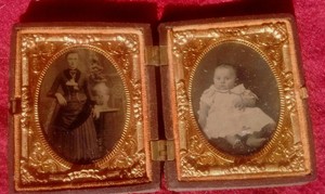 Ambortype-double-photo-Nice-looking-case