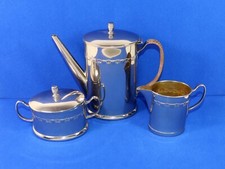 3tlg. KERNSTÜCK KAFFEEKANNE Kännchen Zuckerdose Metall Chrom 1930 Bauhaus-Stil