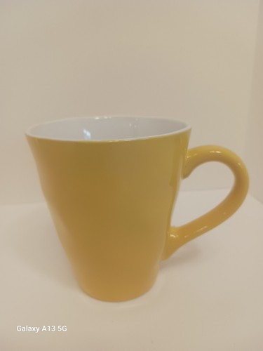 Maxwell & Williams Vintage Yellow Krinkle Mug